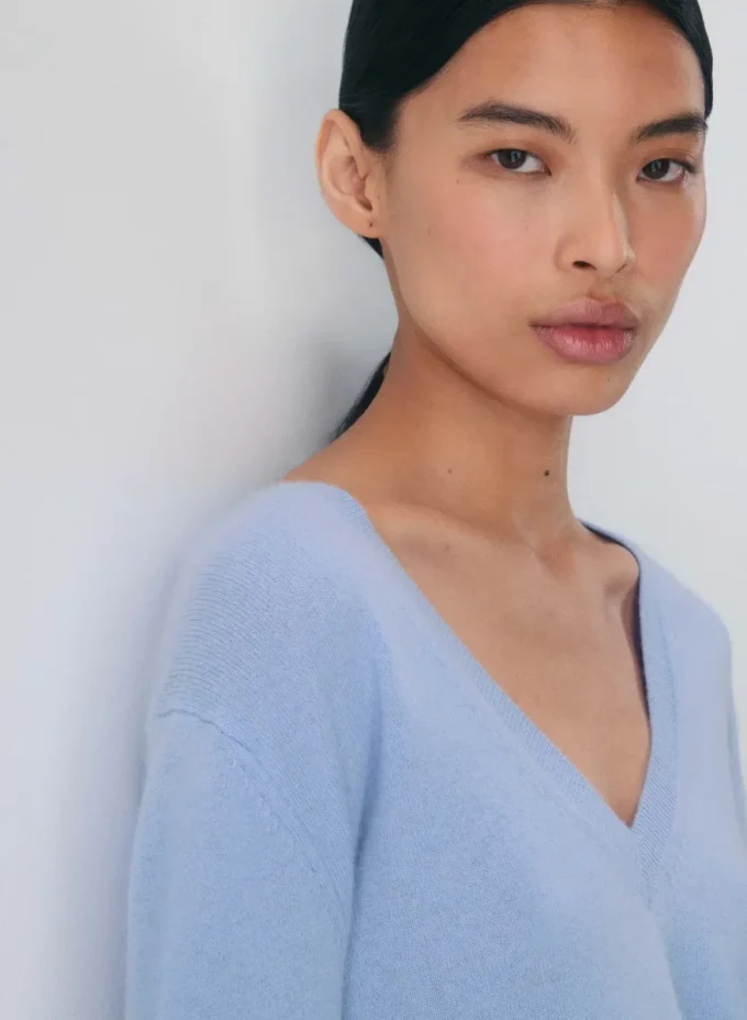 Bare Cashmere V-neck Sweater