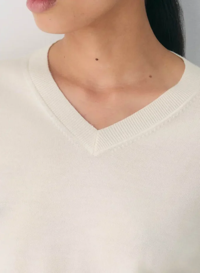 Bare Merino Wool V-neck Sweater