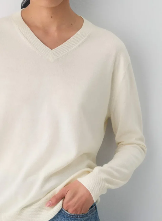 Bare Merino Wool V-neck Sweater