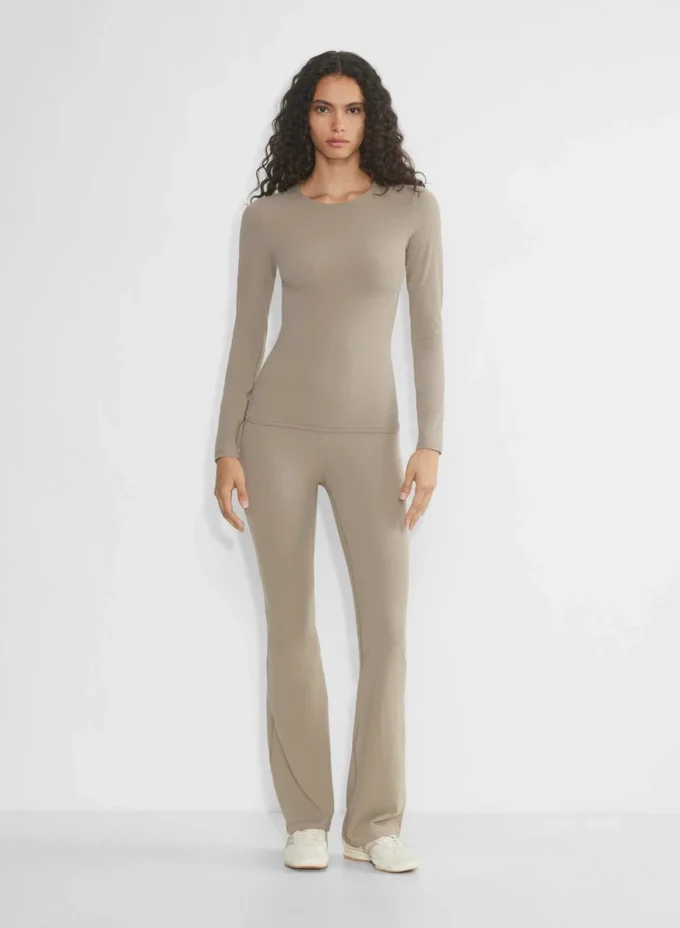 BUTTER Cheeky Hi-Rise Flare Legging BUTTER Cheeky Hi-Rise Flare Legging