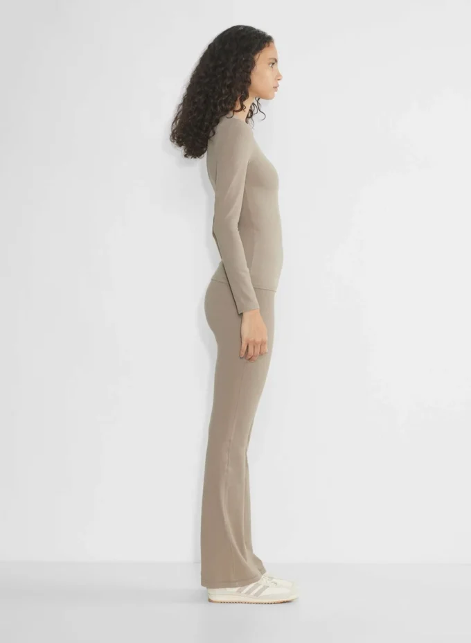 BUTTER Cheeky Hi-Rise Flare Legging BUTTER Cheeky Hi-Rise Flare Legging