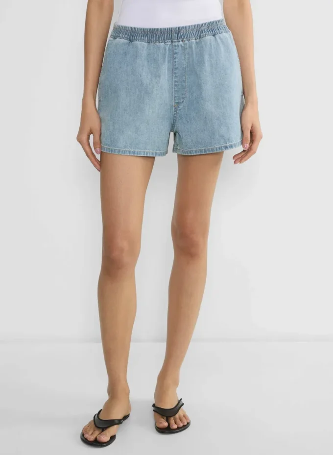 Denim Forum The ’90s So-soft Lo-rise Denim Short Denim Forum The ’90s So-soft Lo-rise Denim Short