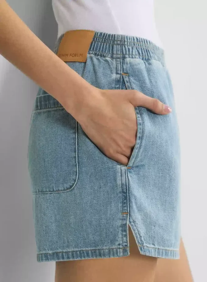 Denim Forum The ’90s So-soft Lo-rise Denim Short Denim Forum The ’90s So-soft Lo-rise Denim Short