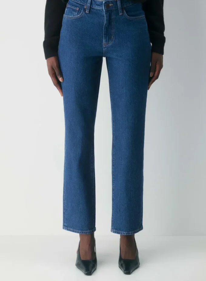 Denim Forum Uma Curve-fit Hi-rise Straight Jean Denim Forum Uma Curve-fit Hi-rise Straight Jean