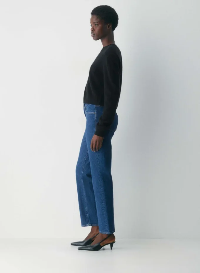 Denim Forum Uma Curve-fit Hi-rise Straight Jean Denim Forum Uma Curve-fit Hi-rise Straight Jean