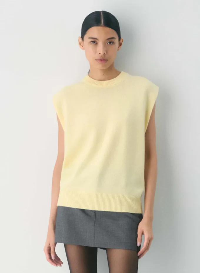 Essential Cashmere Relaxed Crew Vest Essential Cashmere Relaxed Crew Vest