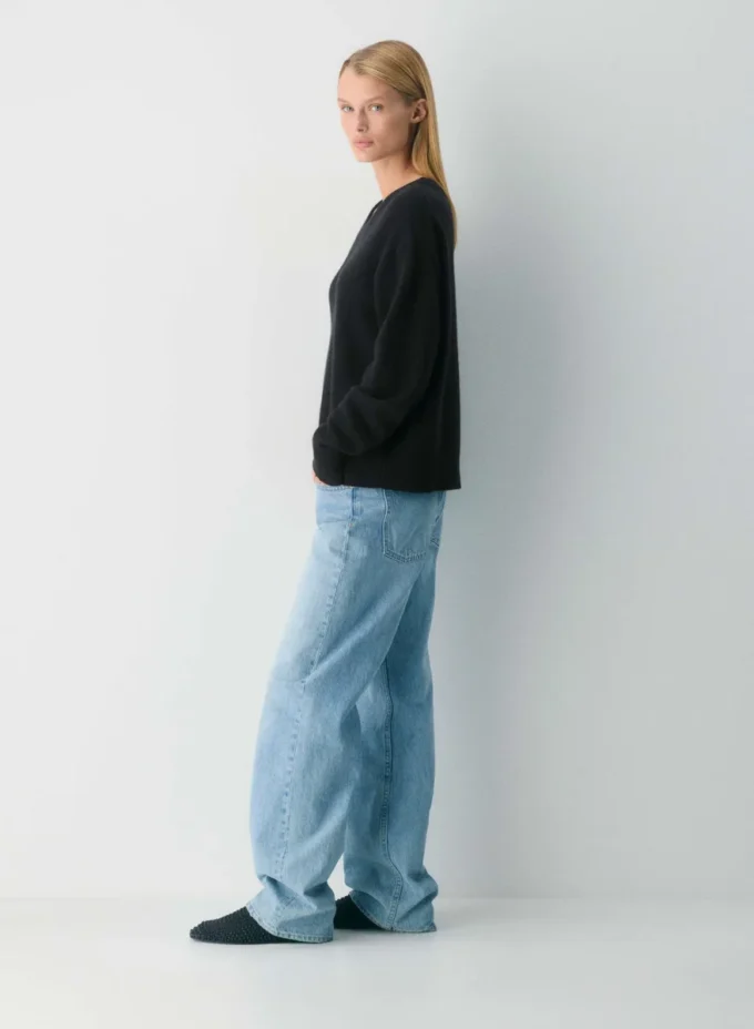 Essential Cashmere Relaxed V-neck Sweater Essential Cashmere Relaxed V-neck Sweater