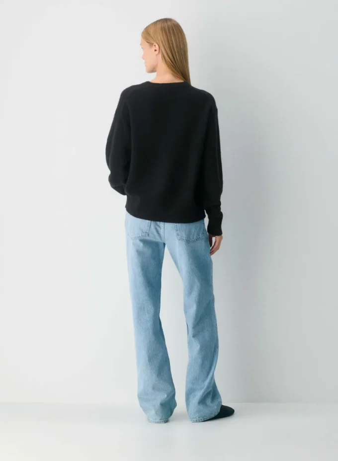 Essential Cashmere Relaxed V-neck Sweater Essential Cashmere Relaxed V-neck Sweater