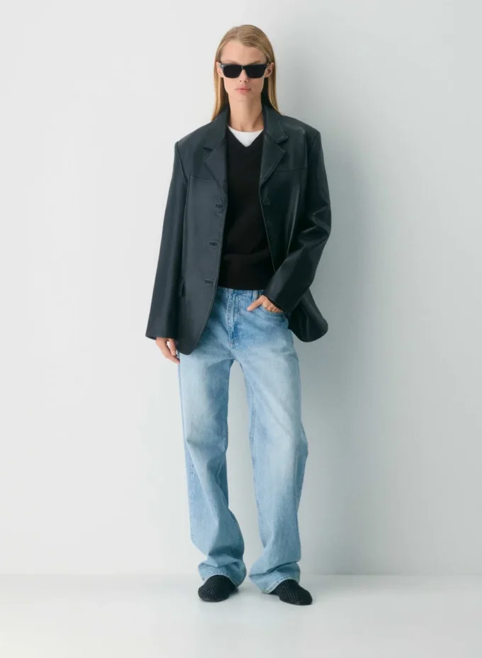 Essential Cashmere Relaxed V-neck Sweater Essential Cashmere Relaxed V-neck Sweater