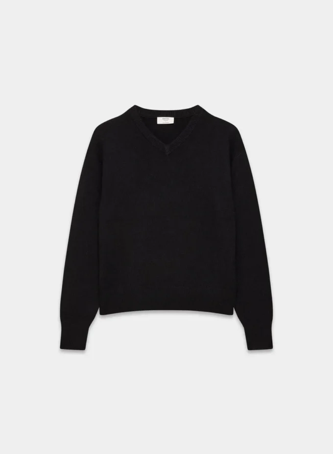 Essential Cashmere Relaxed V-neck Sweater Essential Cashmere Relaxed V-neck Sweater