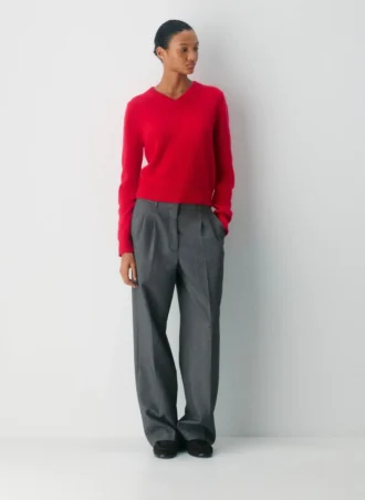 Essential Cashmere V-neck Sweater
