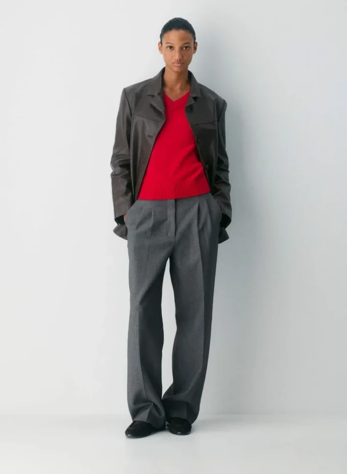 Essential Cashmere V-neck Sweater Essential Cashmere V-neck Sweater