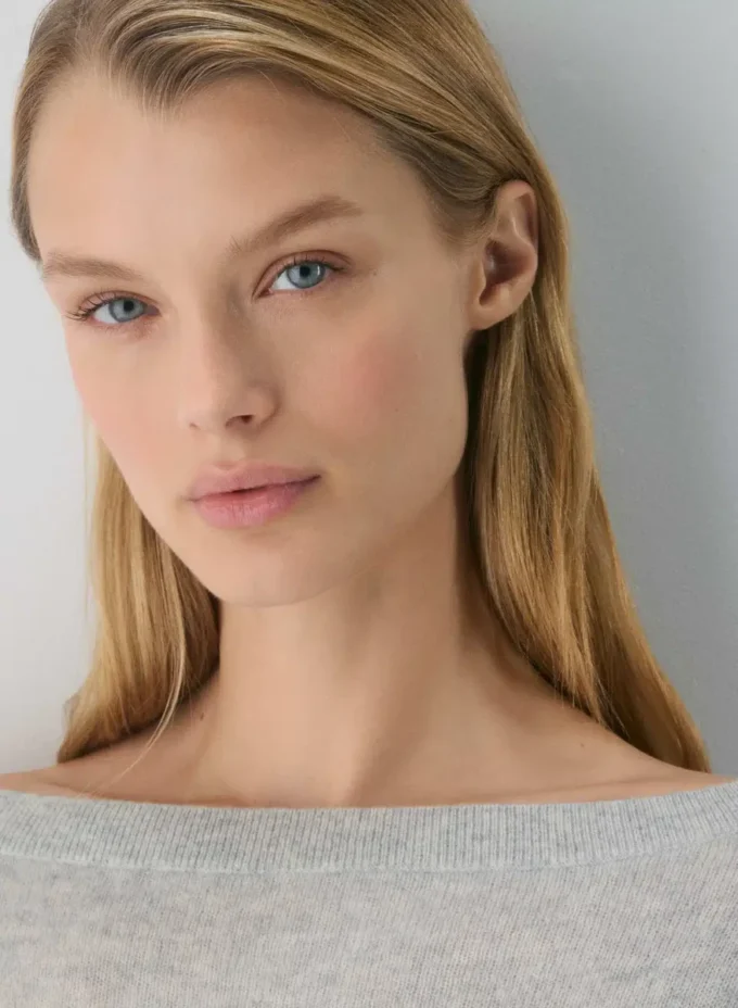 Feather Cashmere Relaxed Boatneck Sweater Feather Cashmere Relaxed Boatneck Sweater