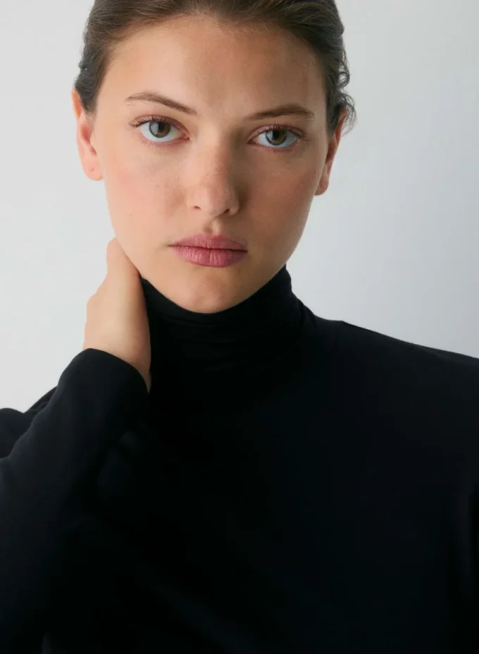 GoodLux Apollo Turtleneck