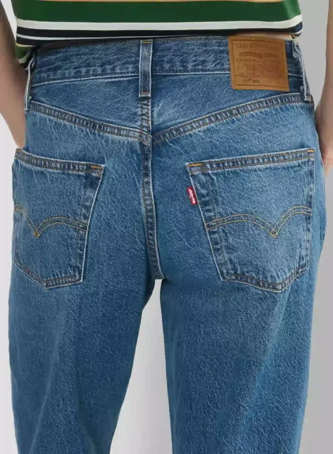 Levi’s 501 ’90s Lightweight Jean Levi’s 501 ’90s Lightweight Jean