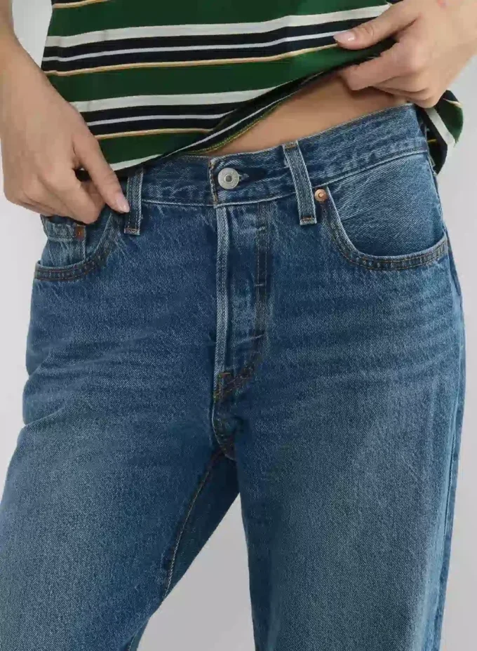 Levi’s 501 ’90s Lightweight Jean Levi’s 501 ’90s Lightweight Jean
