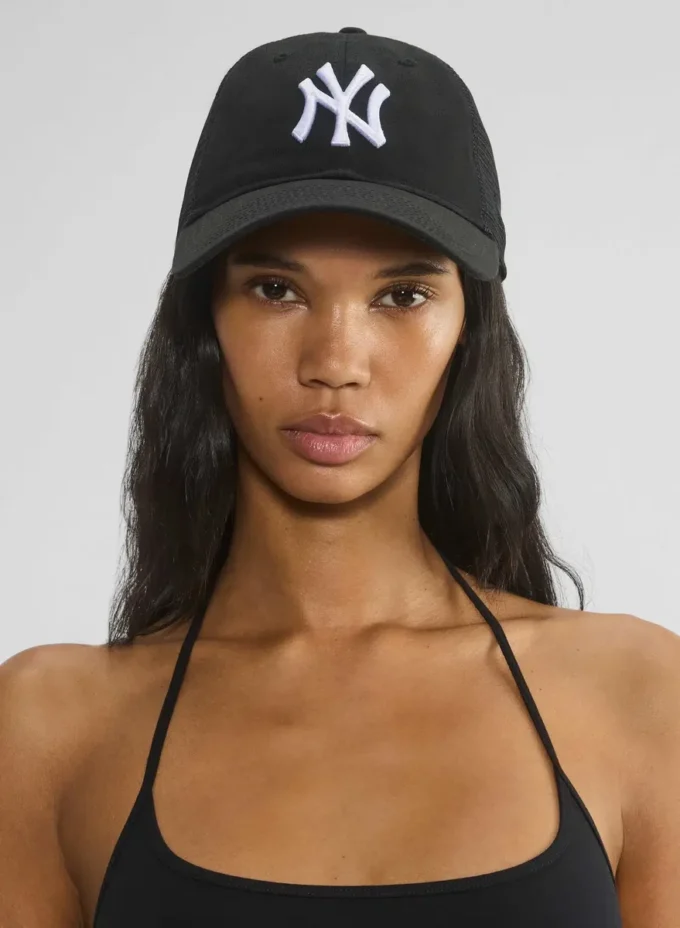 New Era New York Yankees 9TWENTY Trucker Hat