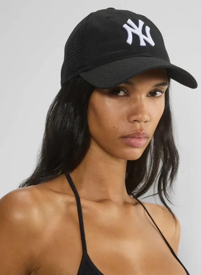 New Era New York Yankees 9TWENTY Trucker Hat