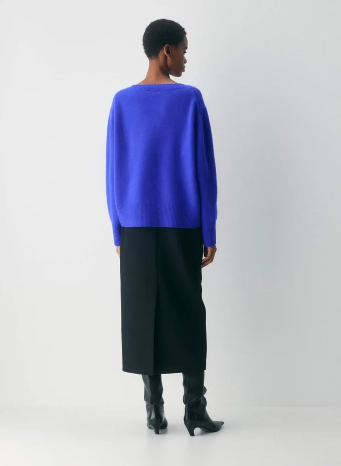 Plush Cashmere Oversized V-neck Sweater Plush Cashmere Oversized V-neck Sweater