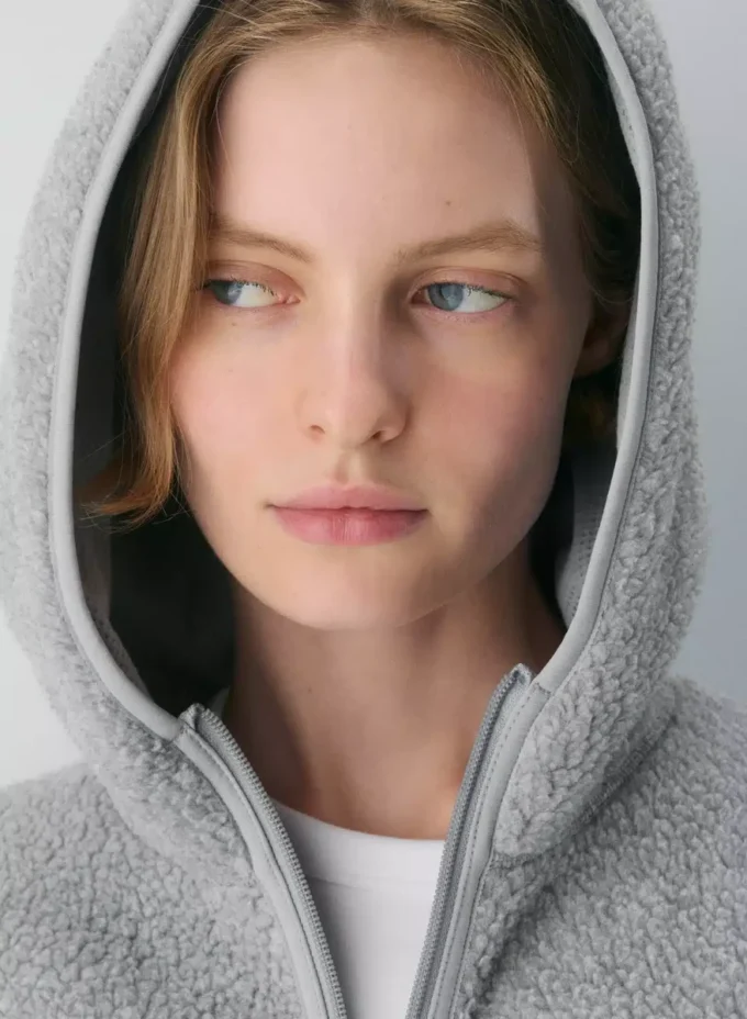 Polartec® Thermal Pro™ Hi-hip Zip Hoodie Polartec® Thermal Pro™ Hi-hip Zip Hoodie