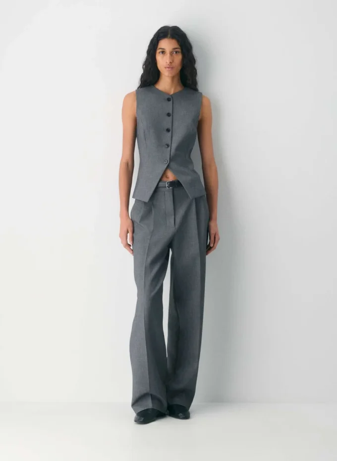 Regal Vest – (Re)ssential Regal Vest – (Re)ssential