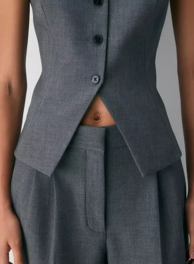 Regal Vest – (Re)ssential Regal Vest – (Re)ssential