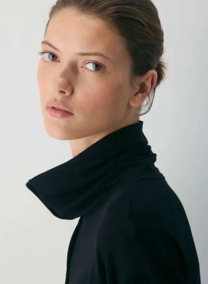 Riverside Turtleneck