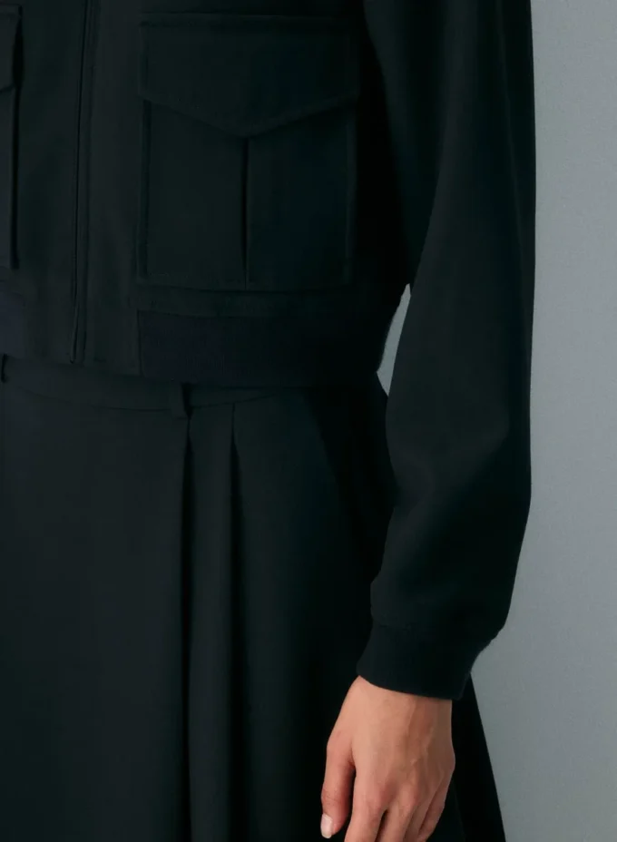 Succession Bomber – (Re)ssential Succession Bomber – (Re)ssential