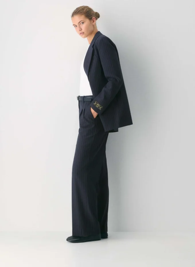 The Effortless Pant™ Curve-fit The Effortless Pant™ Curve-fit