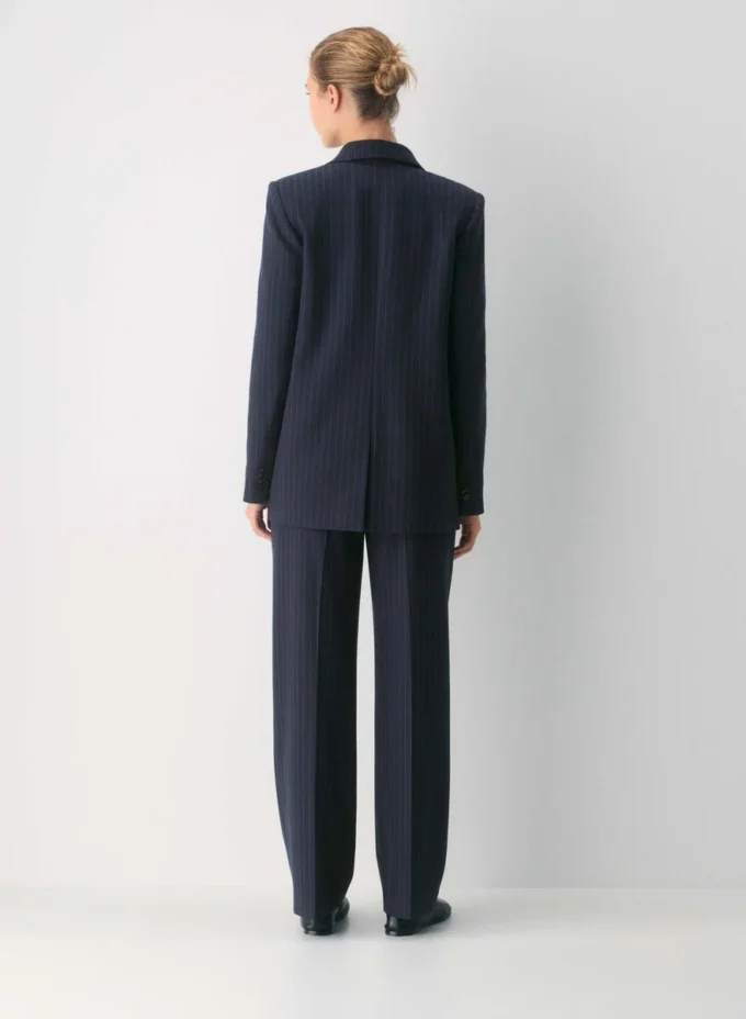 The Effortless Pant™ Curve-fit The Effortless Pant™ Curve-fit