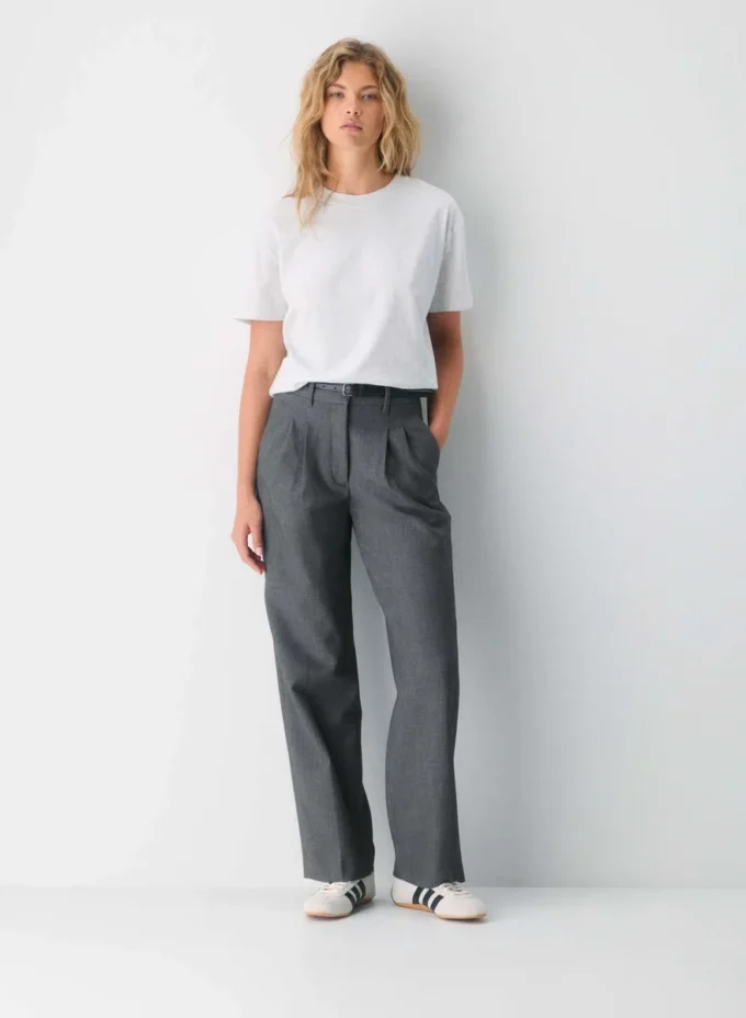 The Effortless Pant™ Curve-Fit – (Re)ssential The Effortless Pant™ Curve-Fit – (Re)ssential