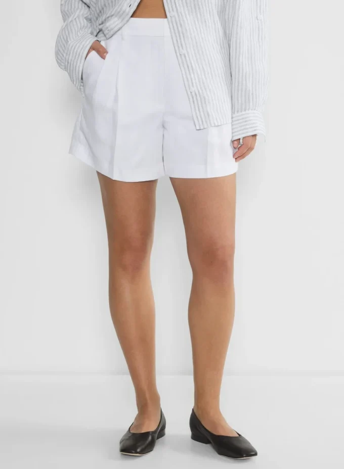 The Effortless Short™ Curve-fit Mid-thigh The Effortless Short™ Curve-fit Mid-thigh