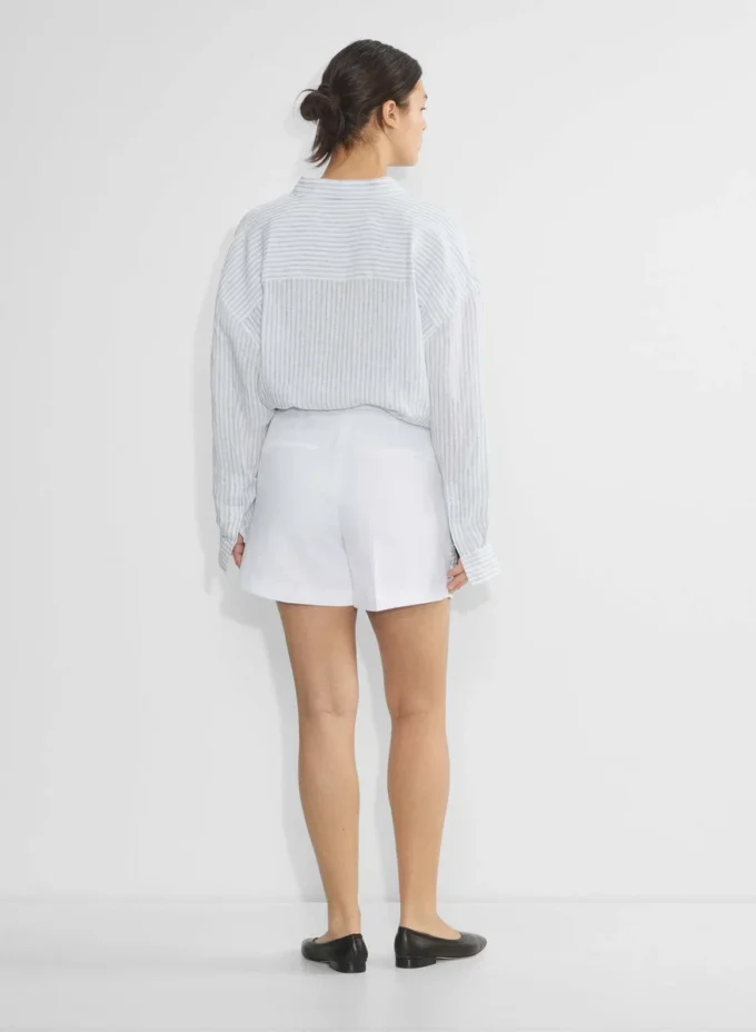 The Effortless Short™ Curve-fit Mid-thigh The Effortless Short™ Curve-fit Mid-thigh