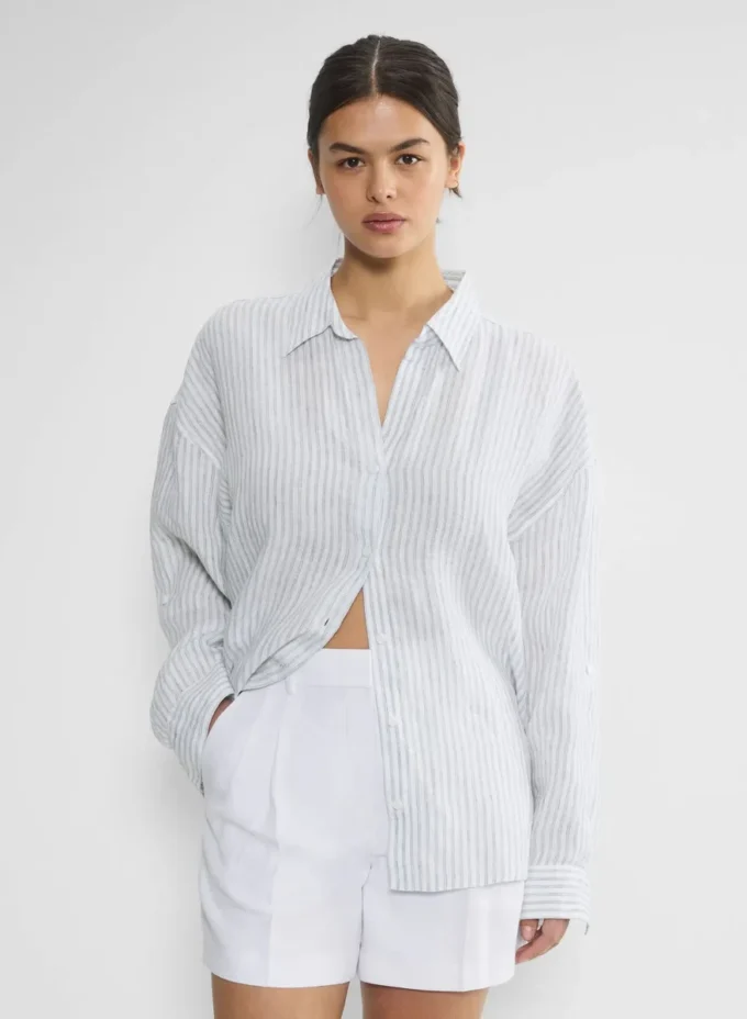 The Effortless Short™ Curve-fit Mid-thigh The Effortless Short™ Curve-fit Mid-thigh