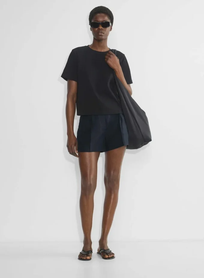 The Effortless Short™ Curve-fit Mini – CruiseLinen™ The Effortless Short™ Curve-fit Mini – CruiseLinen™