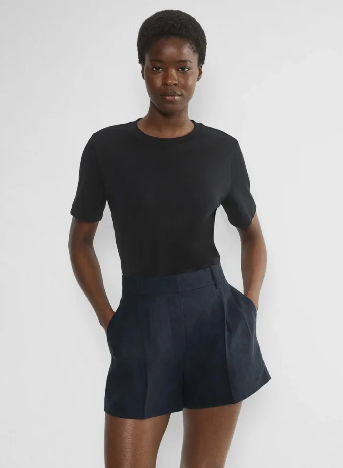 The Effortless Short™ Curve-fit Mini – CruiseLinen™ The Effortless Short™ Curve-fit Mini – CruiseLinen™