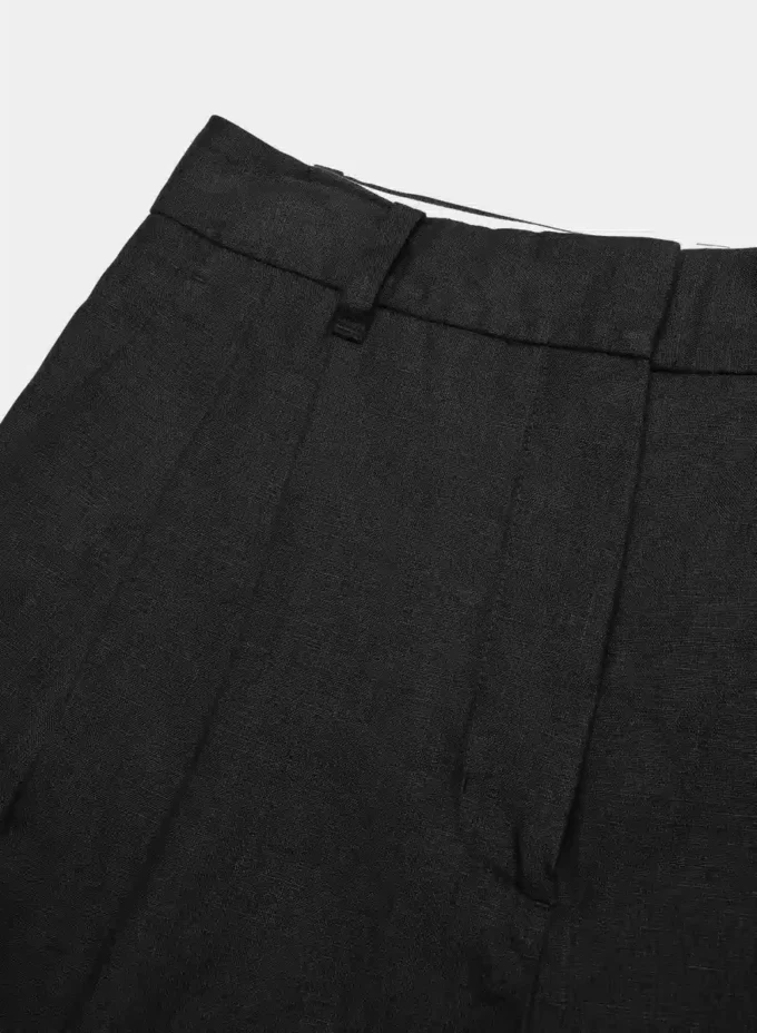 The Effortless Short™ Linen Mid-thigh The Effortless Short™ Linen Mid-thigh