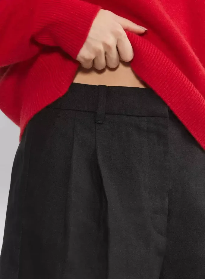 The Effortless Short™ Linen Mid-thigh The Effortless Short™ Linen Mid-thigh