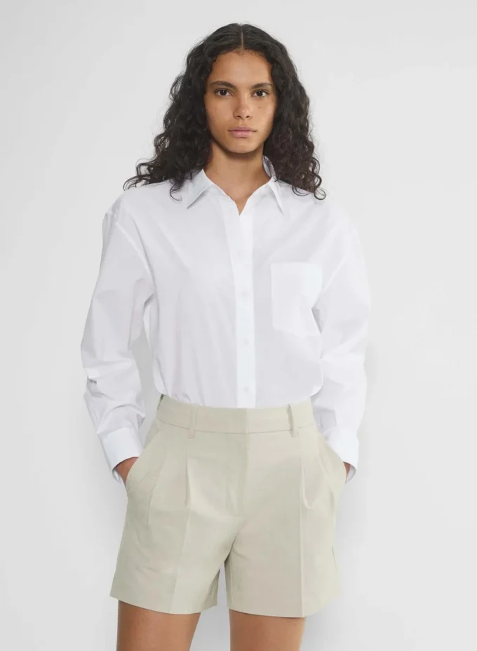 The Effortless Short™ Mid-thigh – (Re)ssential Light The Effortless Short™ Mid-thigh – (Re)ssential Light