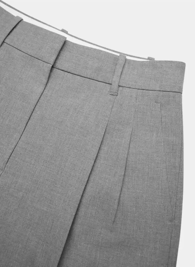 The Effortless Short™ Mini – (Re)ssential Light The Effortless Short™ Mini – (Re)ssential Light