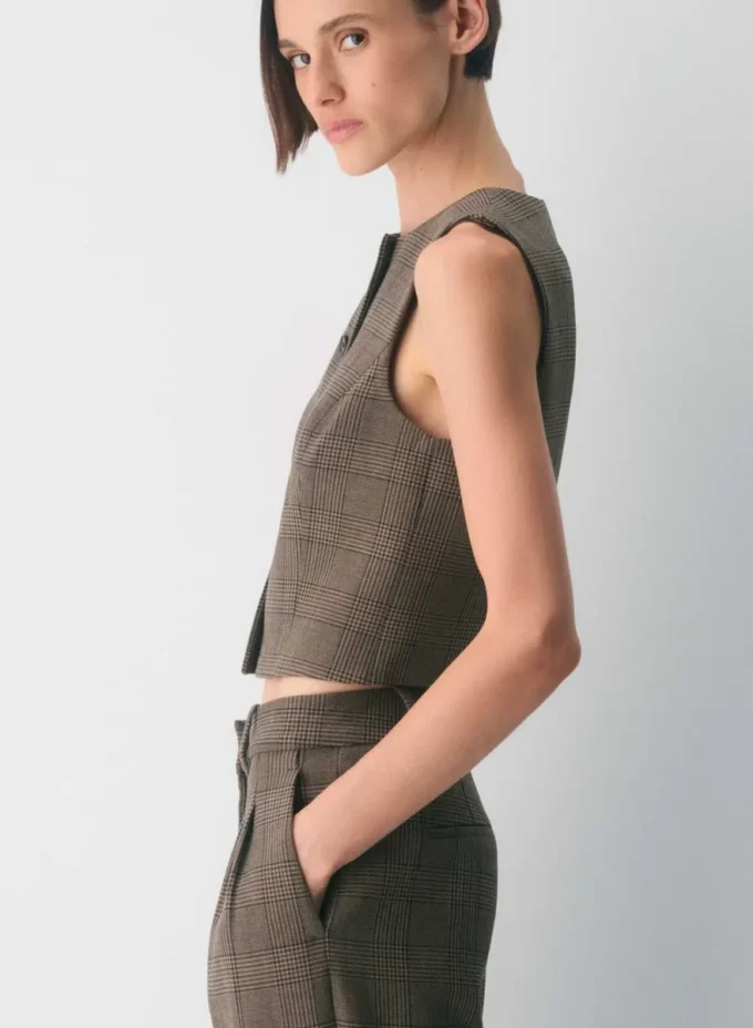 Wallace Vest – (Re)ssential